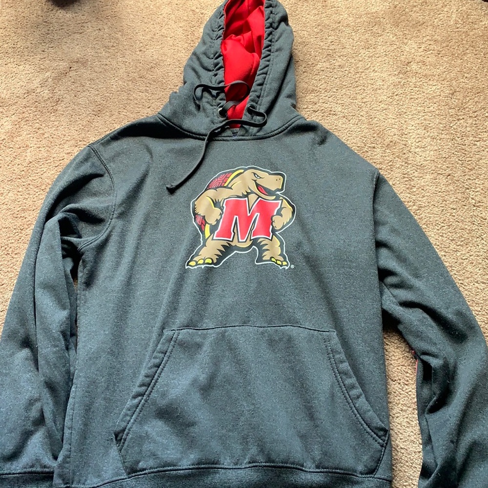 Sweatshirt